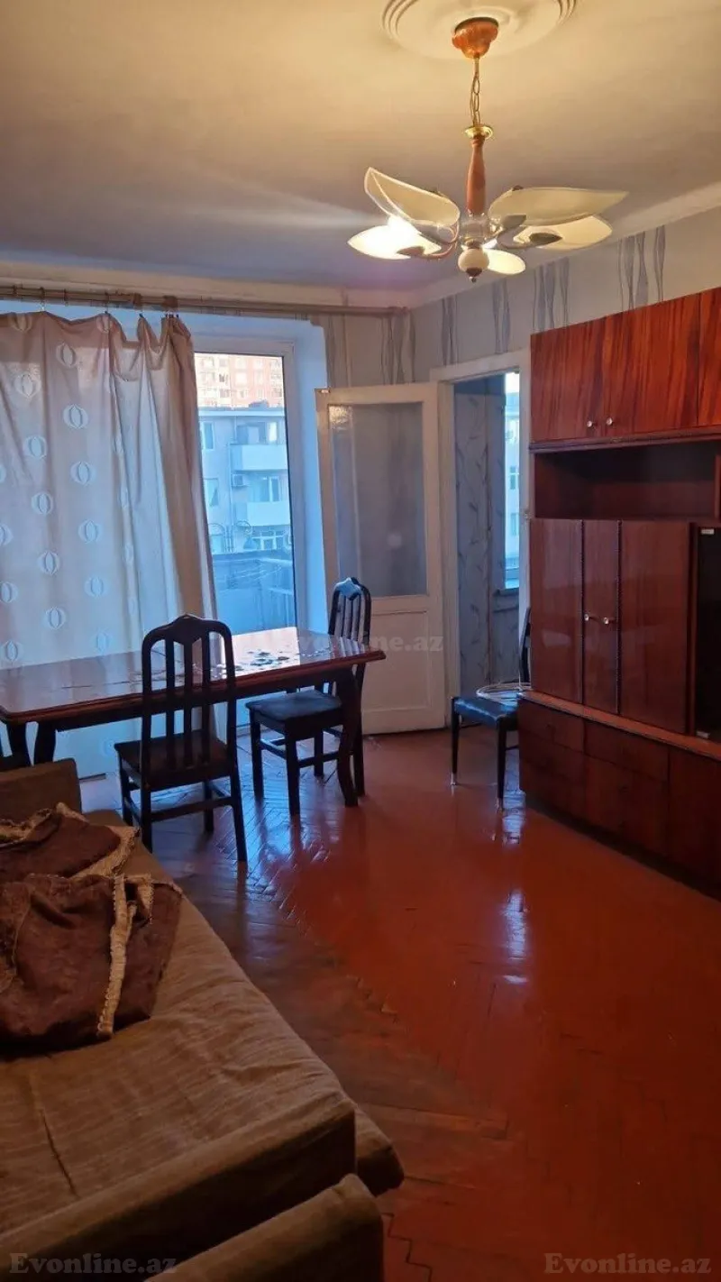 Satılır 2 otaqlı Mənzil Köhnə tikili 30 m² Gənclik m. - şəkil 3