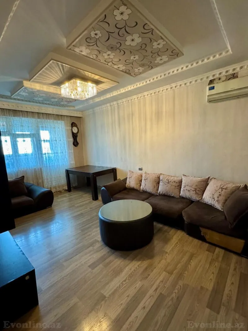 Satılır 2 otaqlı Mənzil Köhnə tikili 70 m² Gənclik m.