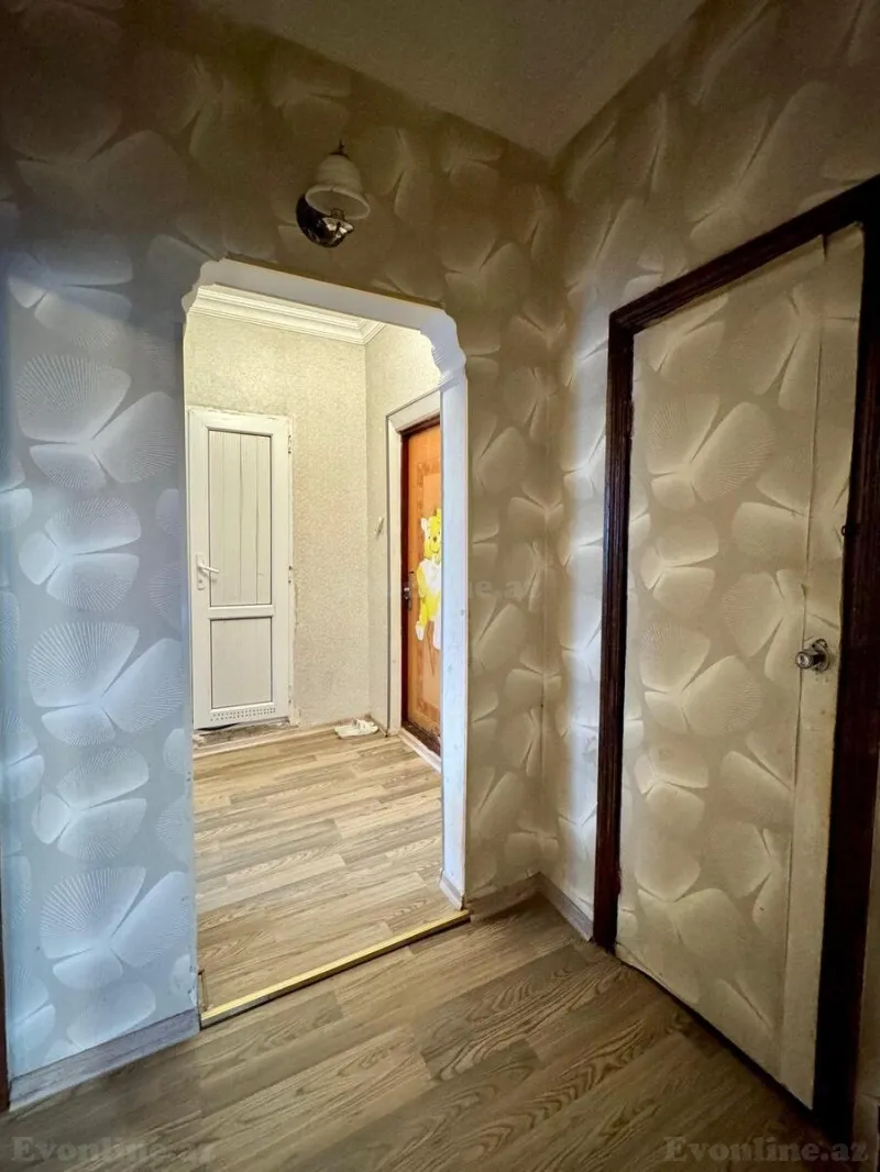 Satılır 2 otaqlı Mənzil Köhnə tikili 70 m² Gənclik m. - şəkil 4