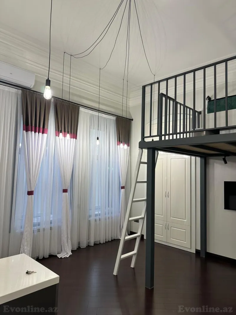 Kirayə verilir 1 otaqlı Mənzil Köhnə tikili 40 m² Səbail r. - şəkil 3