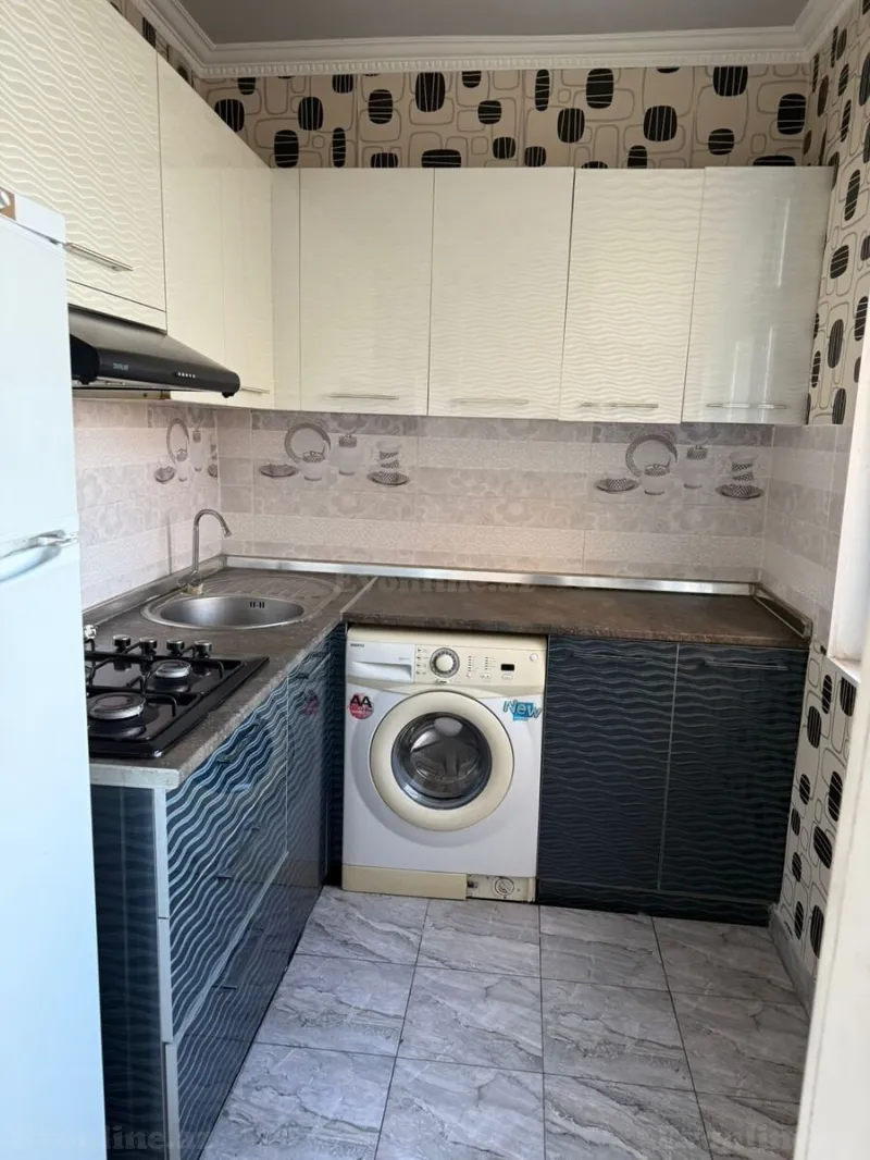 Satılır 1 otaqlı Mənzil Köhnə tikili 35 m² İnşaatçılar m. - şəkil 6