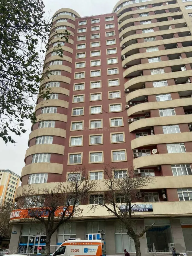 Satılır 4 otaqlı Mənzil Yeni tikili 182 m² 28 May m.