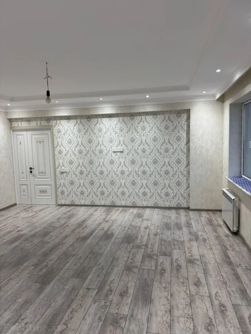 Satılır 3 otaqlı Mənzil Yeni tikili 120 m² Neftçilər m. - şəkil 3