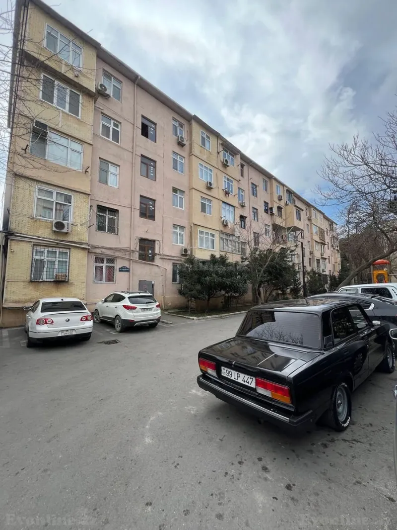 Satılır 2 otaqlı Mənzil Köhnə tikili 55 m² 20 Yanvar m. - şəkil 19