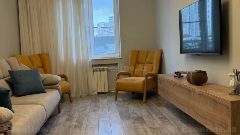 Satılır 2 otaqlı Mənzil Köhnə tikili 53 m² Yasamal