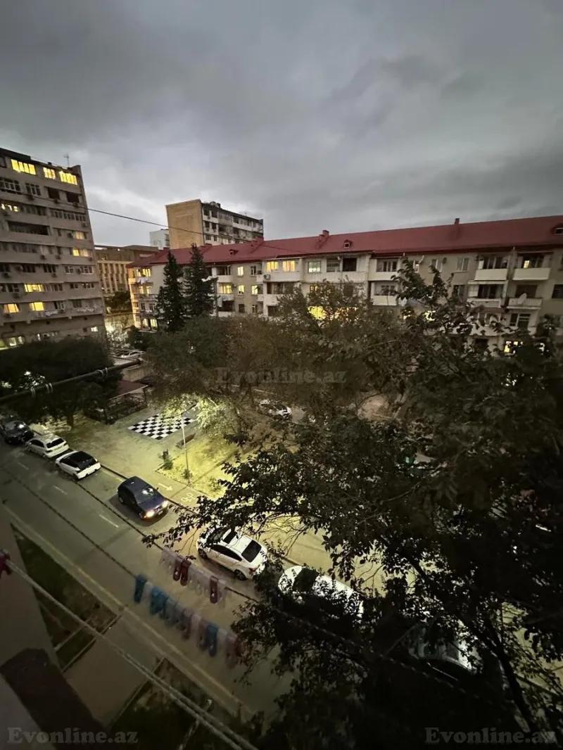 Satılır 2 otaqlı Mənzil Köhnə tikili 46 m² Yasamal r. - şəkil 2