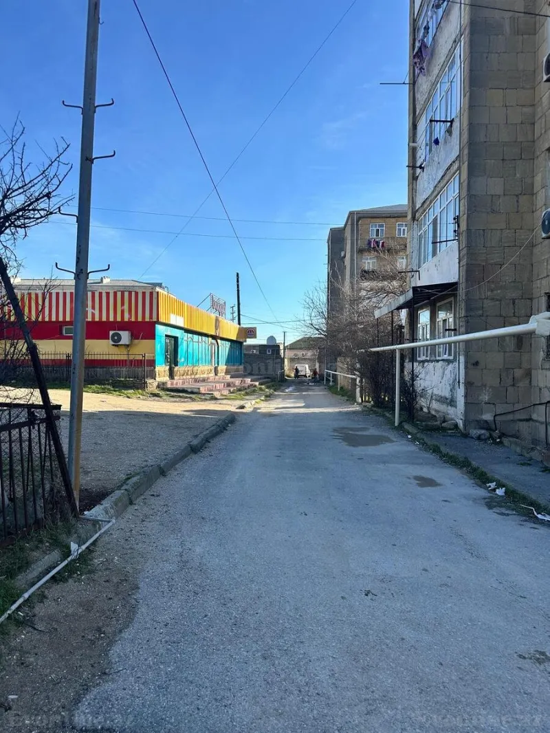 Satılır 2 otaqlı Mənzil Köhnə tikili 65 m² Binə - şəkil 2