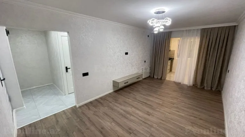 Satılır 2 otaqlı Mənzil Köhnə tikili 40 m² 8-ci kilometr