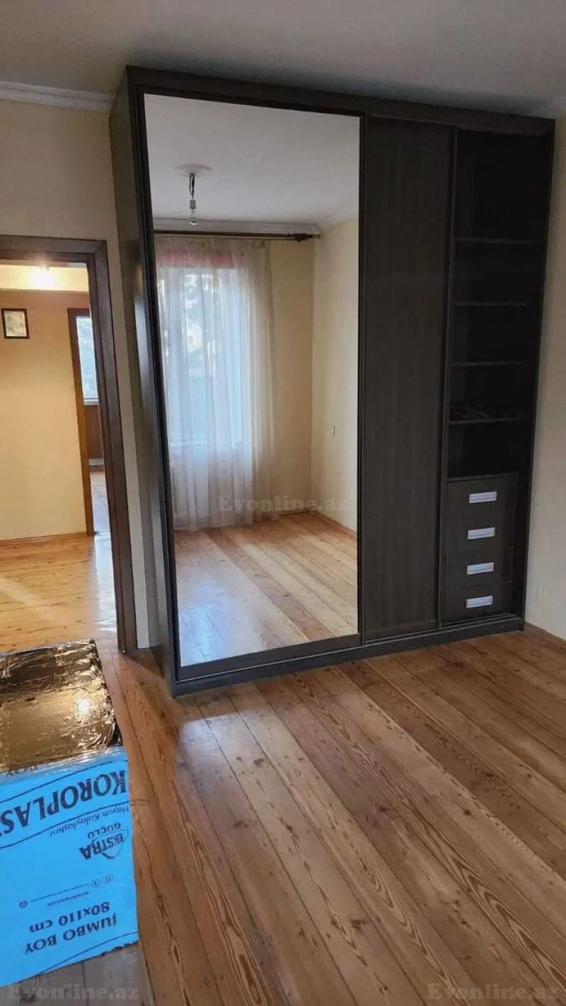 Satılır 3 otaqlı Mənzil Köhnə tikili 80 m² Xalqlar Dostluğu m.