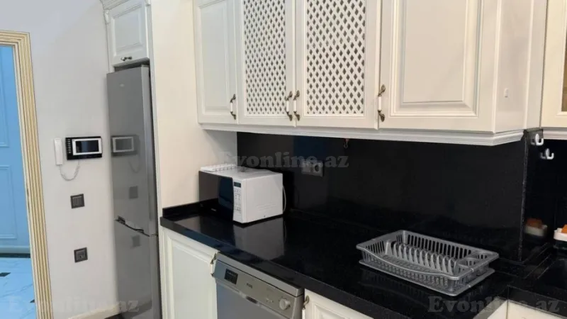 Kirayə verilir 3 otaqlı Mənzil Yeni tikili 170 m² Nəsimi r. - şəkil 9