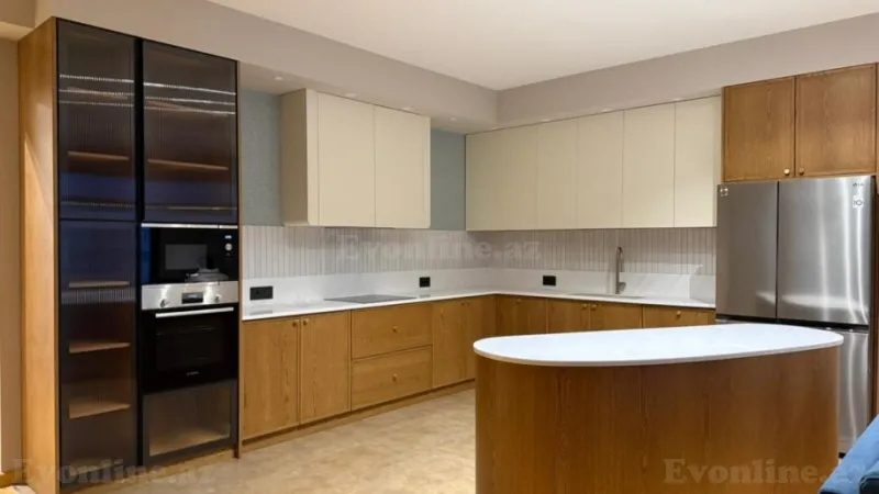 Satılır 3 otaqlı Mənzil Yeni tikili 151 m² 28 May m.