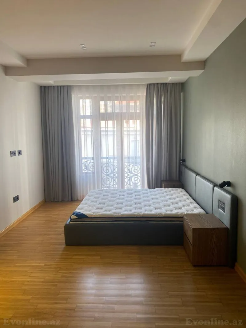 Satılır 3 otaqlı Mənzil Yeni tikili 151 m² 28 May m. - şəkil 8