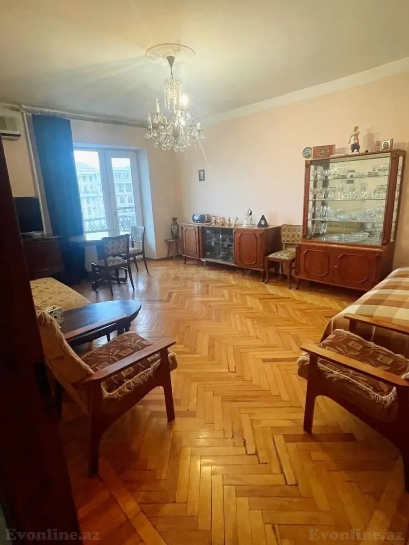 Satılır 2 otaqlı Mənzil Köhnə tikili 65 m² İçərişəhər m. - şəkil 3