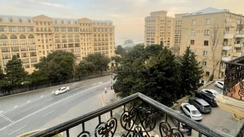 Satılır 2 otaqlı Mənzil Köhnə tikili 65 m² İçərişəhər m. - şəkil 8