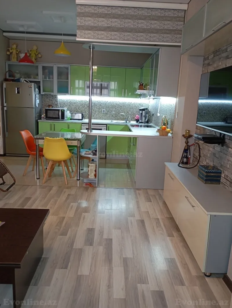 Bakı, Binəqədi r., Avtovağzal m., Biləcərida 3 otaqlı mənzil satılır