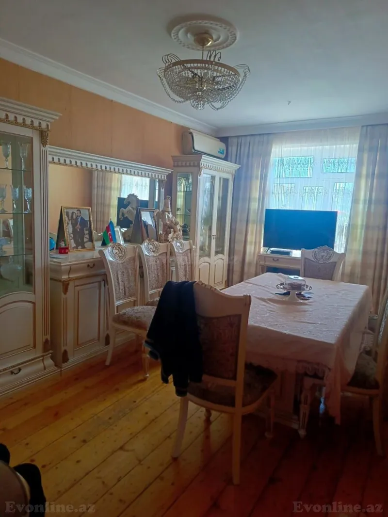 Satılır 3 otaqlı Mənzil Köhnə tikili 75 m² Qaraçuxur