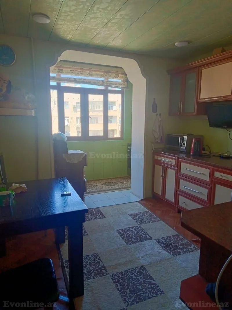 Satılır 3 otaqlı Mənzil Köhnə tikili 75 m² Qaraçuxur - şəkil 3