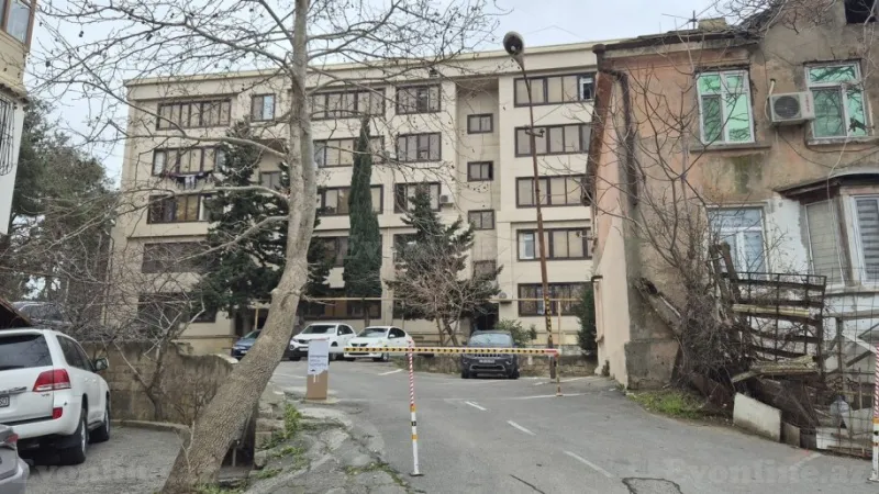 Satılır 3 otaqlı Mənzil Köhnə tikili 80 m² Yasamal r. - şəkil 2