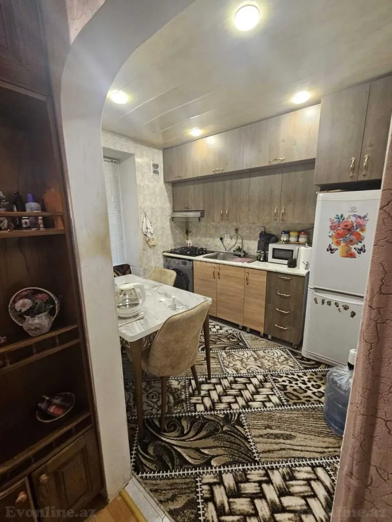 Satılır 3 otaqlı Mənzil Köhnə tikili 63.4 m² Nərimanov r. - şəkil 2