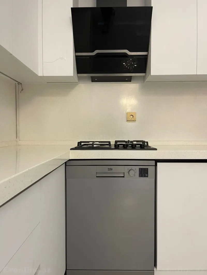 Kirayə verilir 3 otaqlı Mənzil Yeni tikili 130 m² Nərimanov r. - şəkil 8