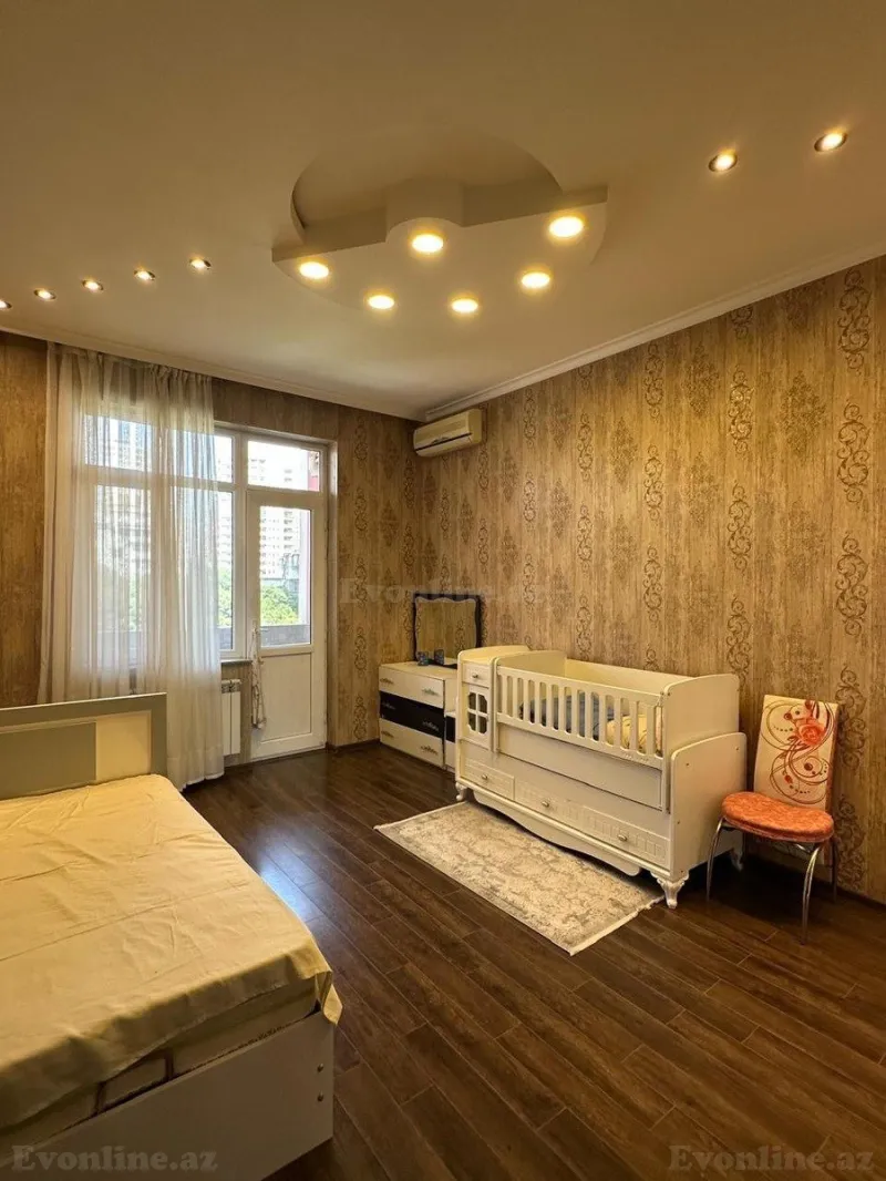 Kirayə verilir 4 otaqlı Mənzil Yeni tikili 240 m² 28 May m. - şəkil 12