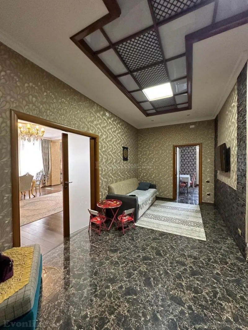 Kirayə verilir 4 otaqlı Mənzil Yeni tikili 240 m² 28 May m. - şəkil 20