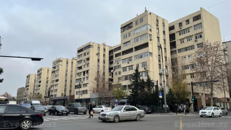 Satılır 3 otaqlı Mənzil Köhnə tikili 75 m² Gənclik m.