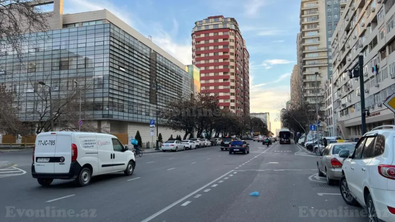 Satılır 3 otaqlı Mənzil Köhnə tikili 75 m² Gənclik m. - şəkil 17