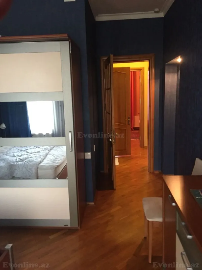 Satılır 3 otaqlı Mənzil Köhnə tikili 100 m² Sahil m. - şəkil 2