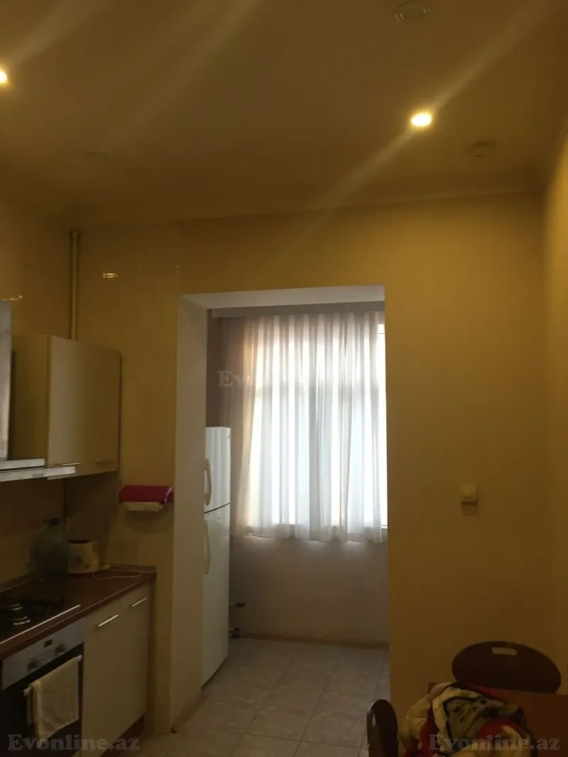 Satılır 3 otaqlı Mənzil Köhnə tikili 100 m² Sahil m. - şəkil 4