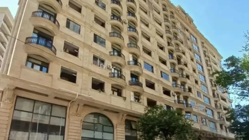 Bakı, Səbail r., İçərişəhər m.da 4 otaqlı mənzil satılır