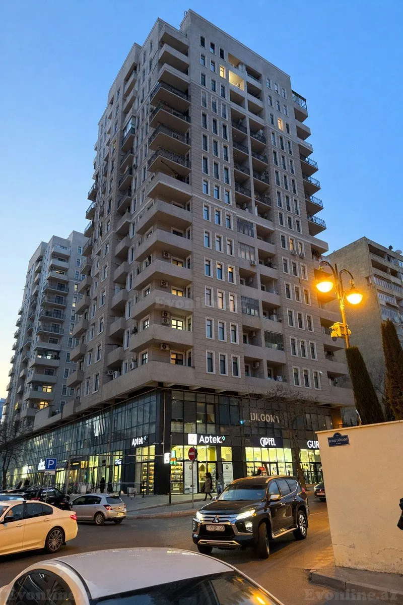 Satılır 3 otaqlı Mənzil Yeni tikili 128 m² 28 May m. - şəkil 2