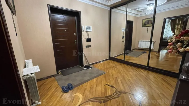 Satılır 4 otaqlı Mənzil Yeni tikili 140 m² Gənclik m.