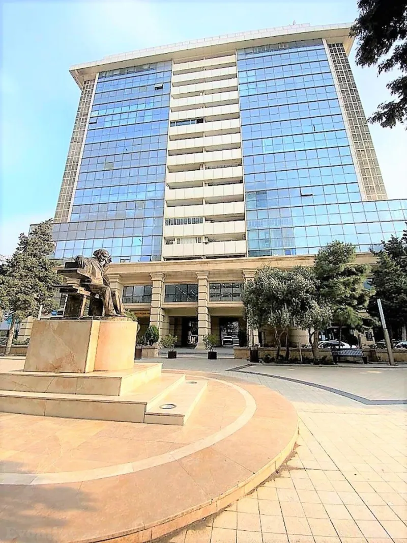 Satılır 3 otaqlı Mənzil Köhnə tikili 113 m² 28 May m.
