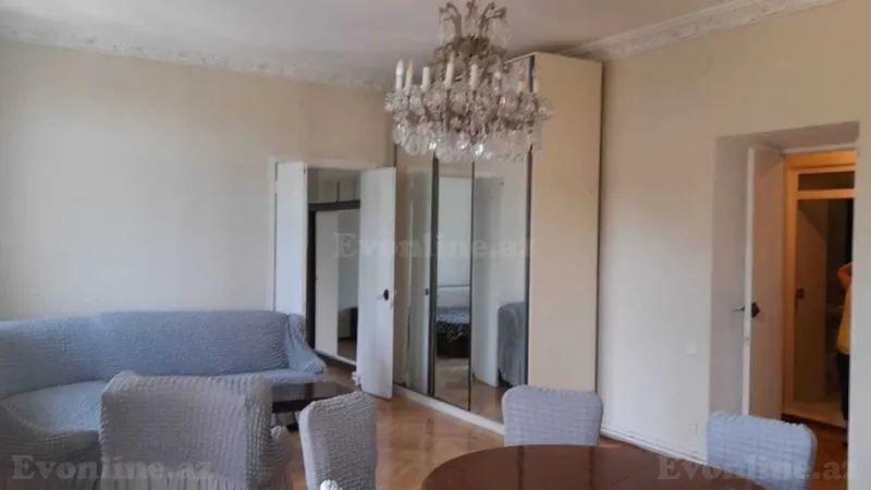 Satılır 3 otaqlı Mənzil Köhnə tikili 124 m² Yasamal