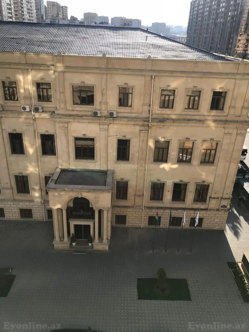 Kirayə verilir 3 otaqlı Mənzil Yeni tikili 135 m² Xətai m. - şəkil 17
