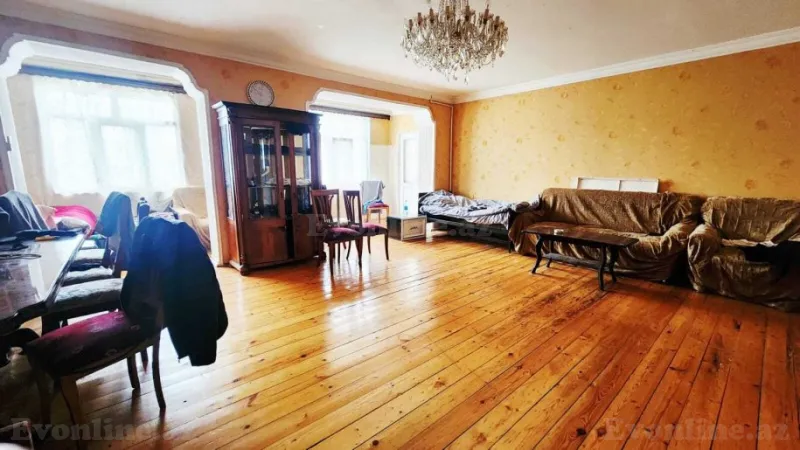 Satılır 4 otaqlı Mənzil Köhnə tikili 110 m² Xalqlar Dostluğu m.