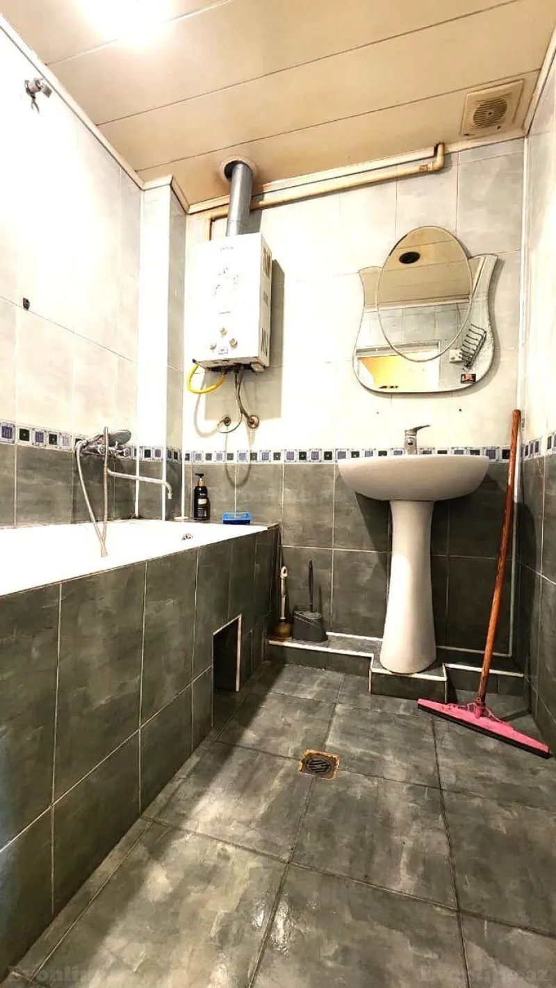 Satılır 4 otaqlı Mənzil Köhnə tikili 110 m² Xalqlar Dostluğu m. - şəkil 8