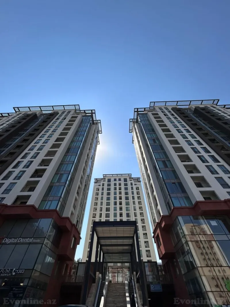 Satılır 3 otaqlı Mənzil Yeni tikili 160 m² Elmlər Akademiyası m.