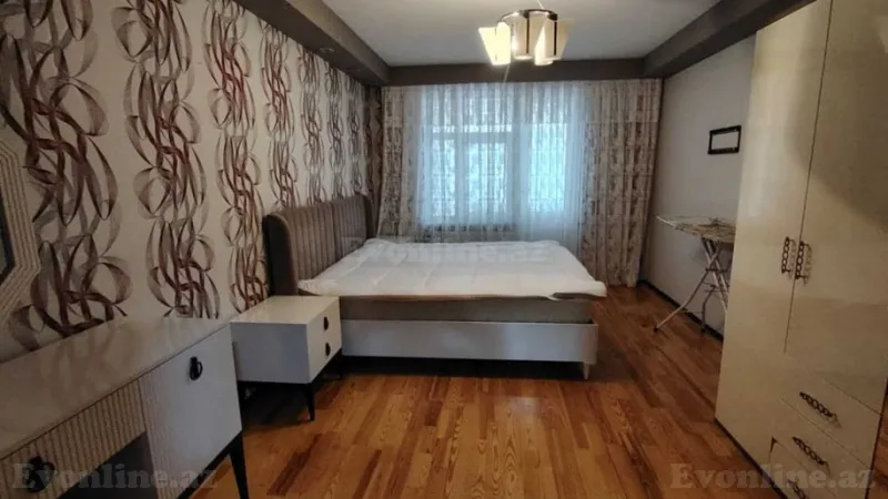 Satılır 3 otaqlı Mənzil Köhnə tikili 75 m² İnşaatçılar m.