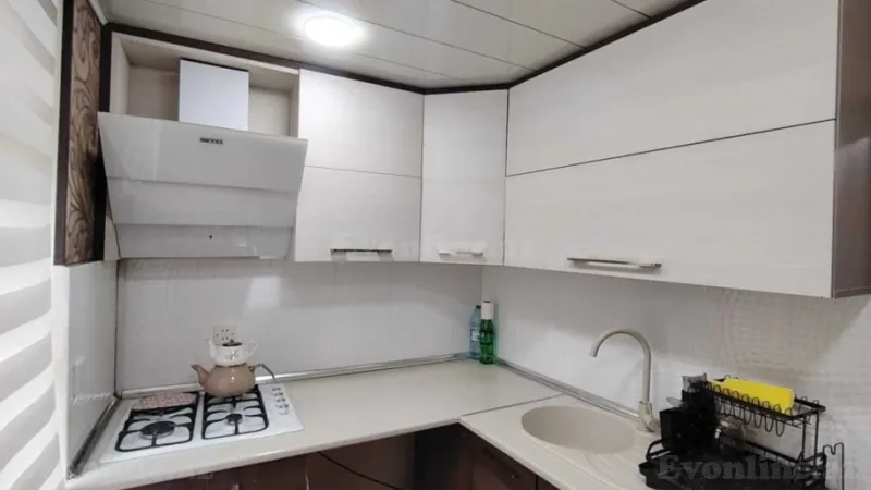 Satılır 3 otaqlı Mənzil Köhnə tikili 75 m² İnşaatçılar m. - şəkil 9