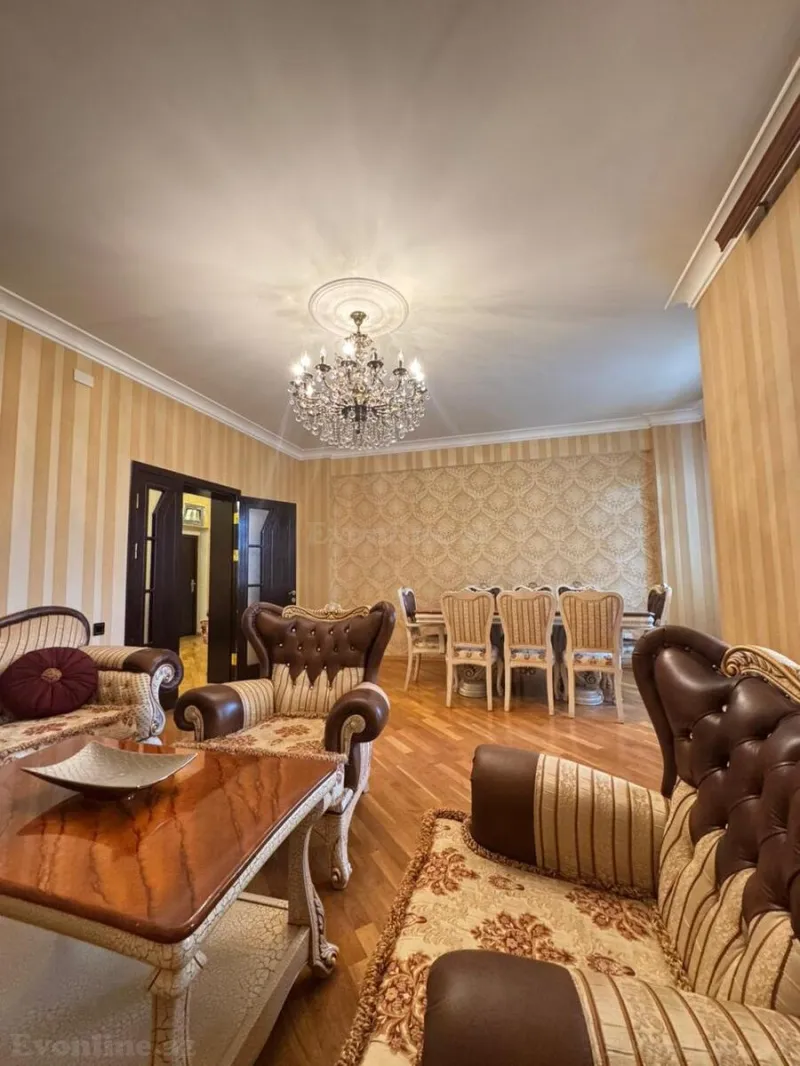 Satılır 3 otaqlı Mənzil Yeni tikili 135 m² Qara Qarayev m.