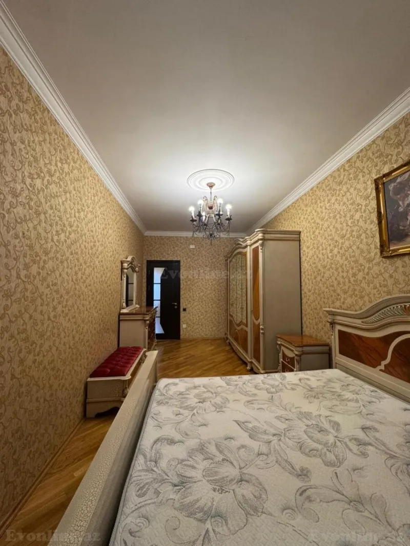 Satılır 3 otaqlı Mənzil Yeni tikili 135 m² Qara Qarayev m. - şəkil 9