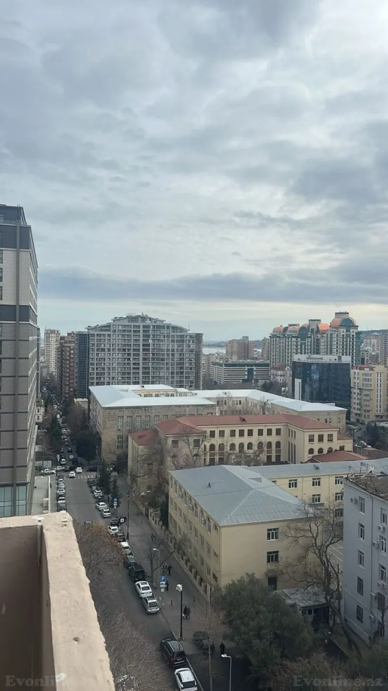 Satılır 3 otaqlı Mənzil Yeni tikili 120 m² 28 May m. - şəkil 2