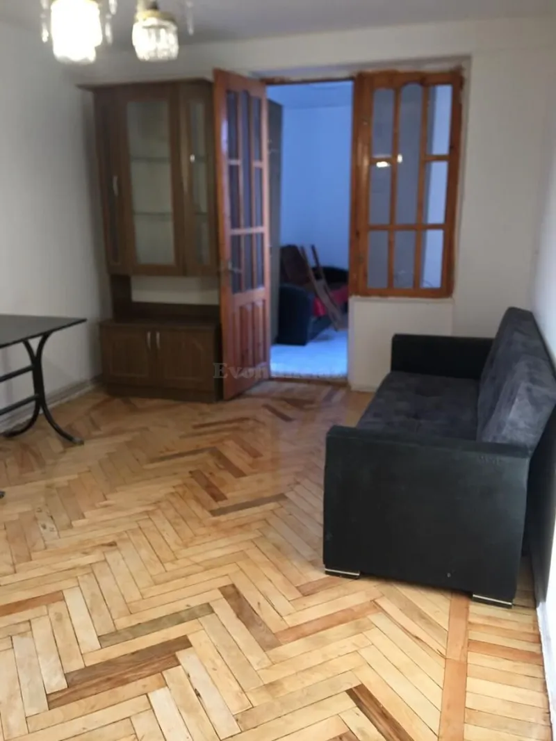 Satılır 1 otaqlı Mənzil Köhnə tikili 35 m² Elmlər Akademiyası m.