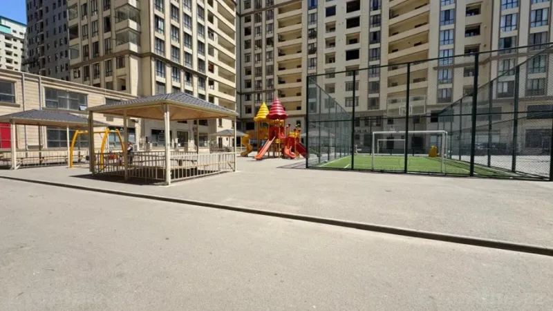 Satılır 3 otaqlı Mənzil Yeni tikili 71 m² 28 May m.