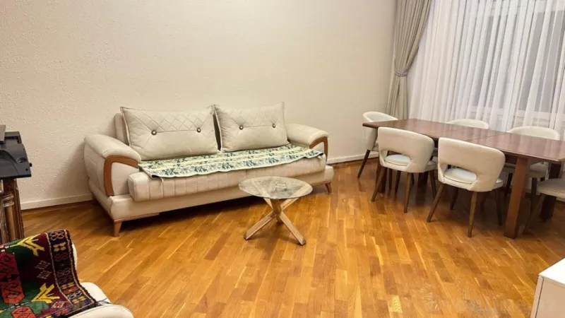Satılır 3 otaqlı Mənzil Köhnə tikili 75 m² Nəsimi r.