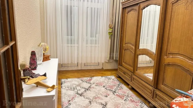 Satılır 3 otaqlı Mənzil Köhnə tikili 75 m² Nəsimi r. - şəkil 9