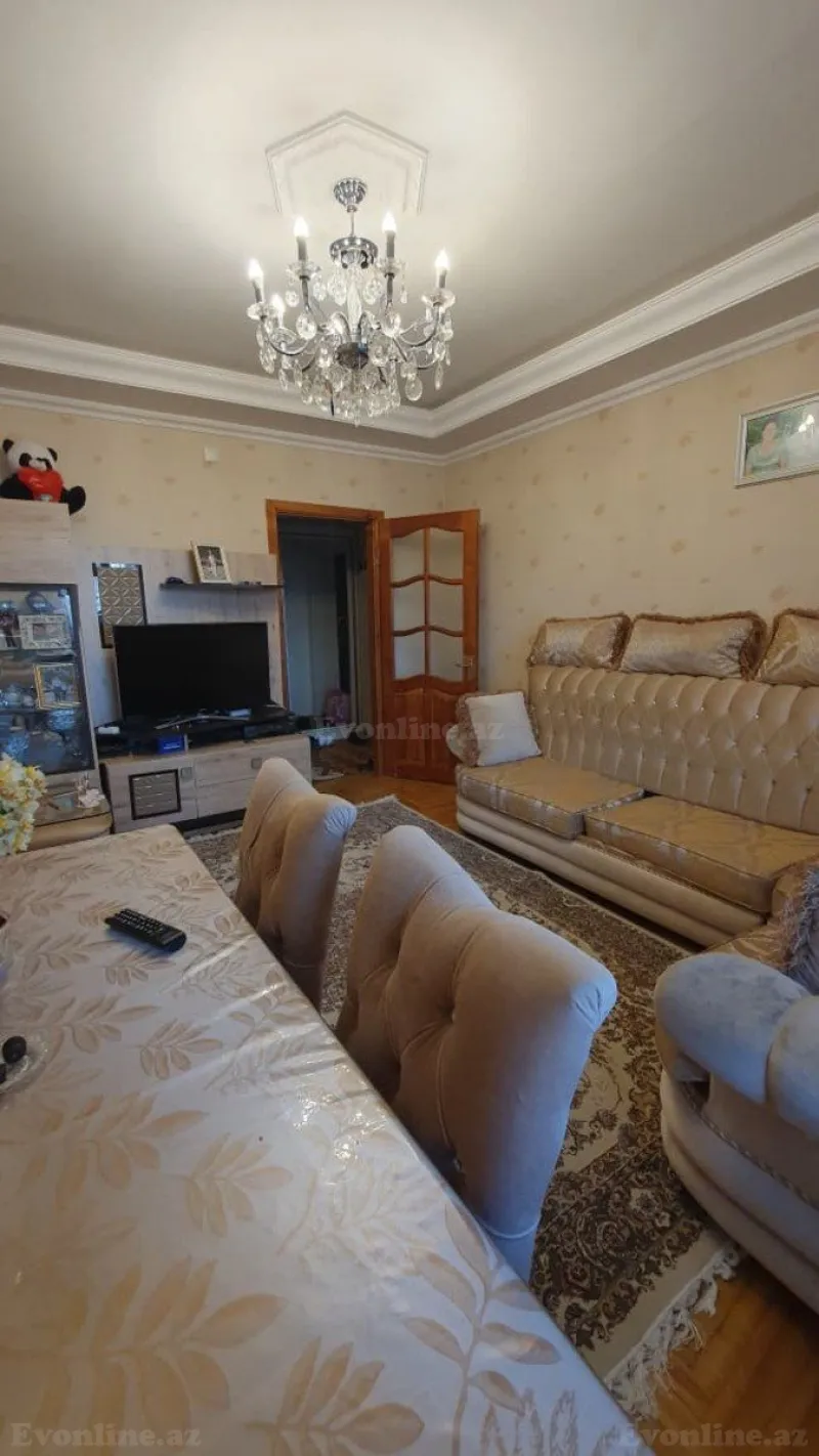 Satılır 3 otaqlı Mənzil Köhnə tikili 90 m² Xalqlar Dostluğu m. - şəkil 2