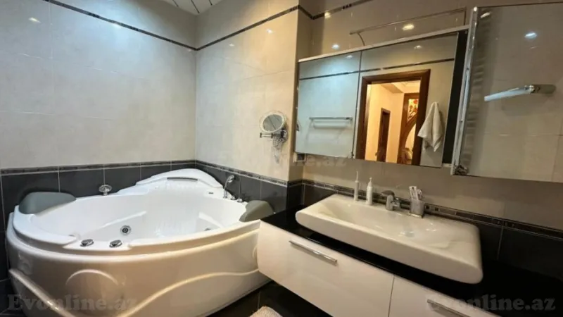 Satılır 4 otaqlı Mənzil Yeni tikili 210 m² Gənclik m. - şəkil 15